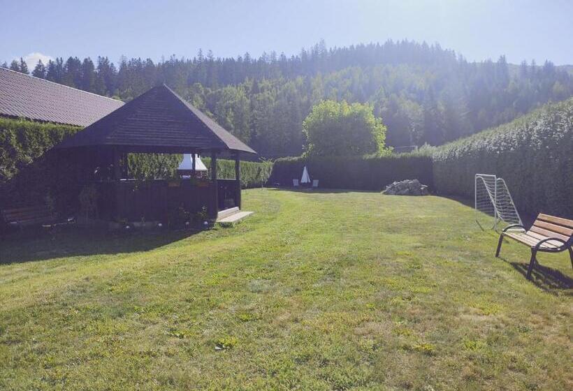 پانسیون Forest View Cottage