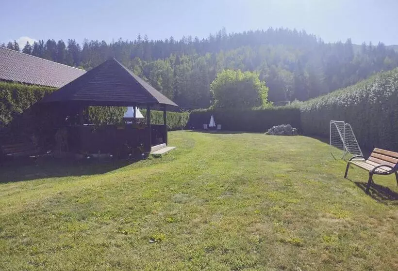 پانسیون Forest View Cottage