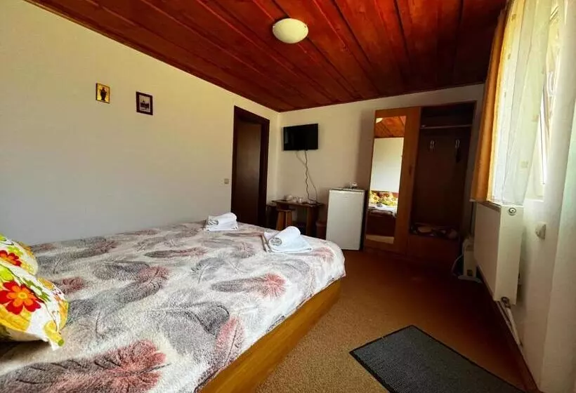 پانسیون Forest View Cottage