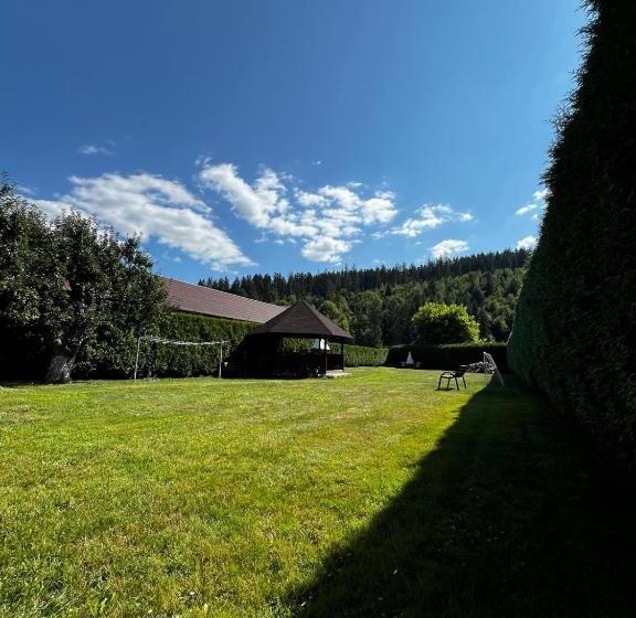 پانسیون Forest View Cottage