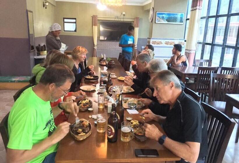 پانسیون New Neeru Guest House