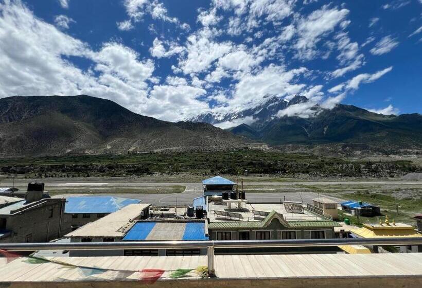 پانسیون New Neeru Guest House