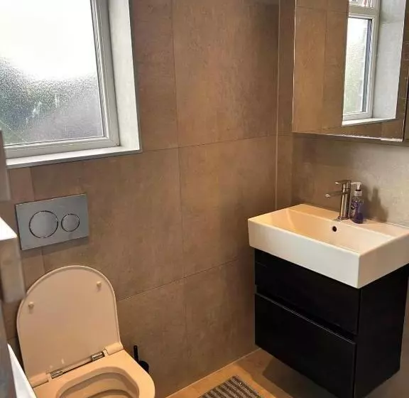 ペンション Rooms In London Next To Tube And Wimbledon