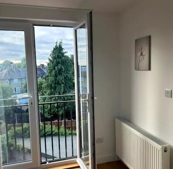 ペンション Rooms In London Next To Tube And Wimbledon