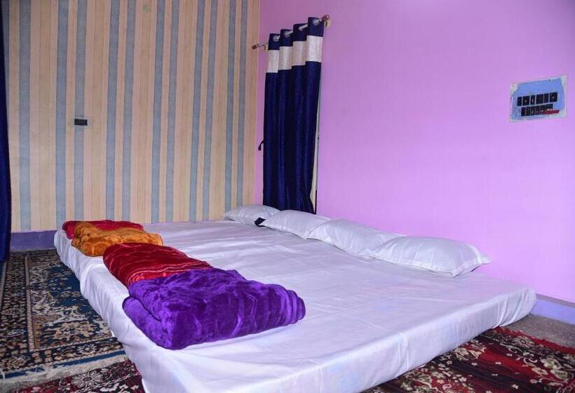 Pensão Unique 2bhk Homestay