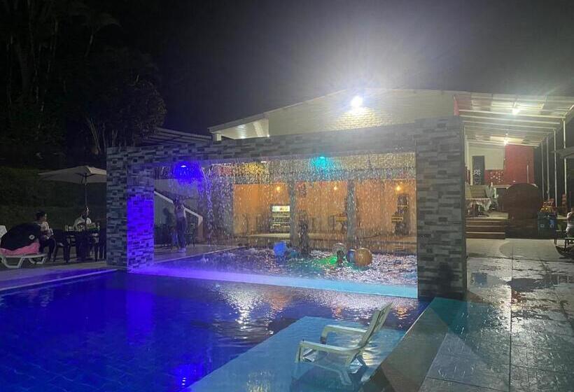 Kurort Finca Villa Carmen, Vía Magdalena