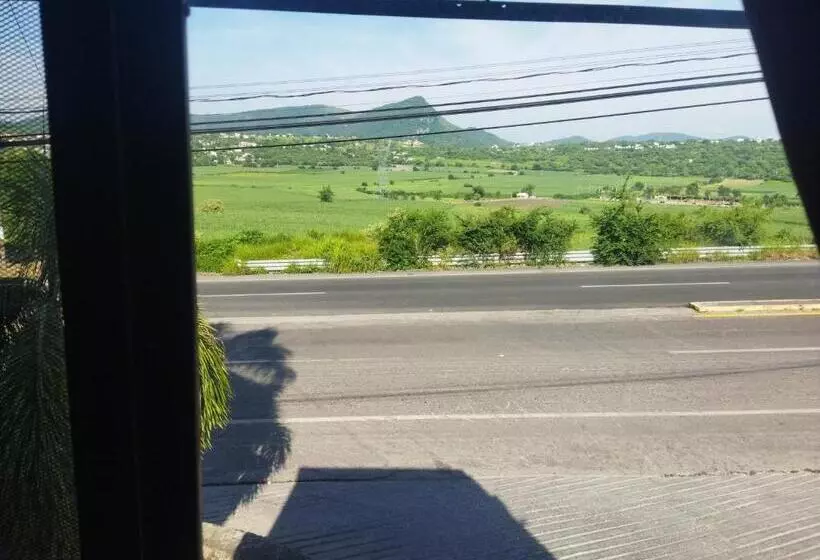 カプセルホテル El Oasis