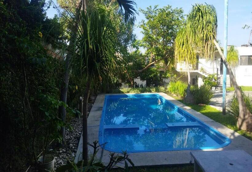 هتل کپسول El Oasis