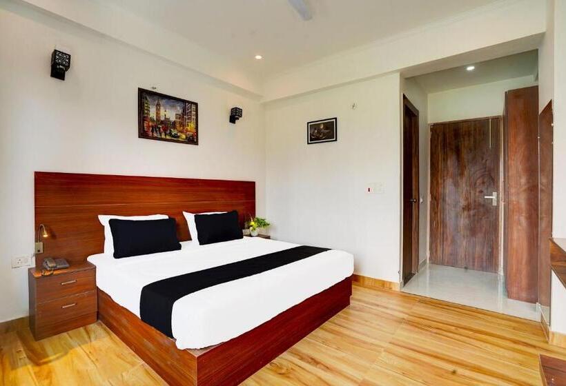 Super Hotel O The Viraaj Banquet &