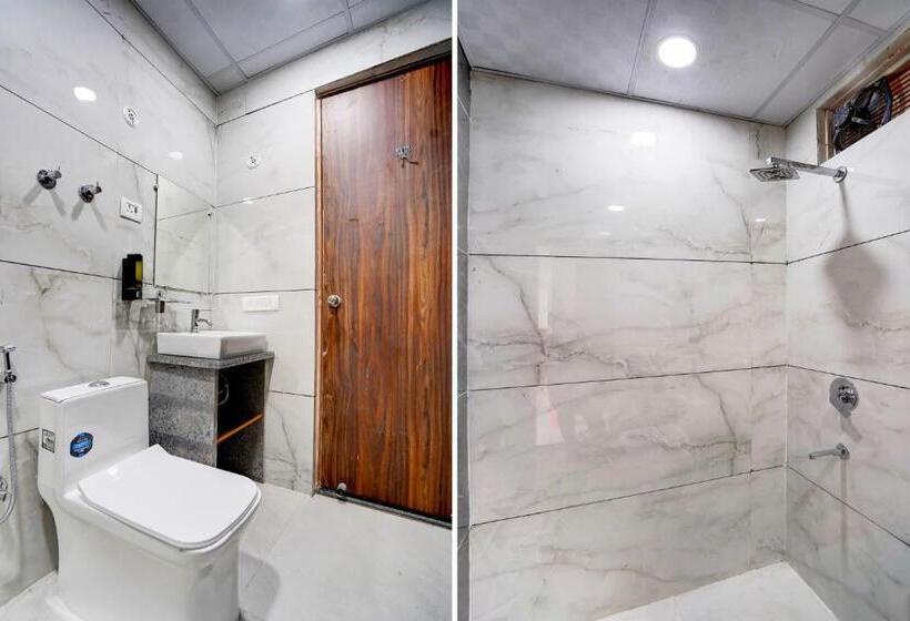 Super Hotel O The Viraaj Banquet &