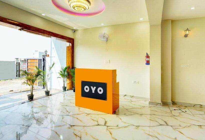 Super Hotel O The Viraaj Banquet &