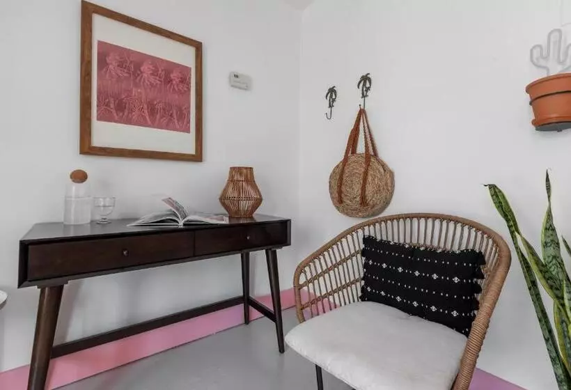 Hotelli Poolside Sunny Suite Best Location Ps Resort