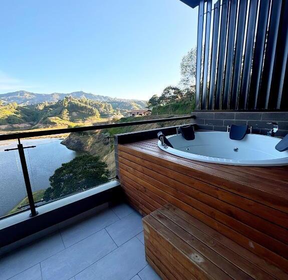 هتل Rooca Guatape