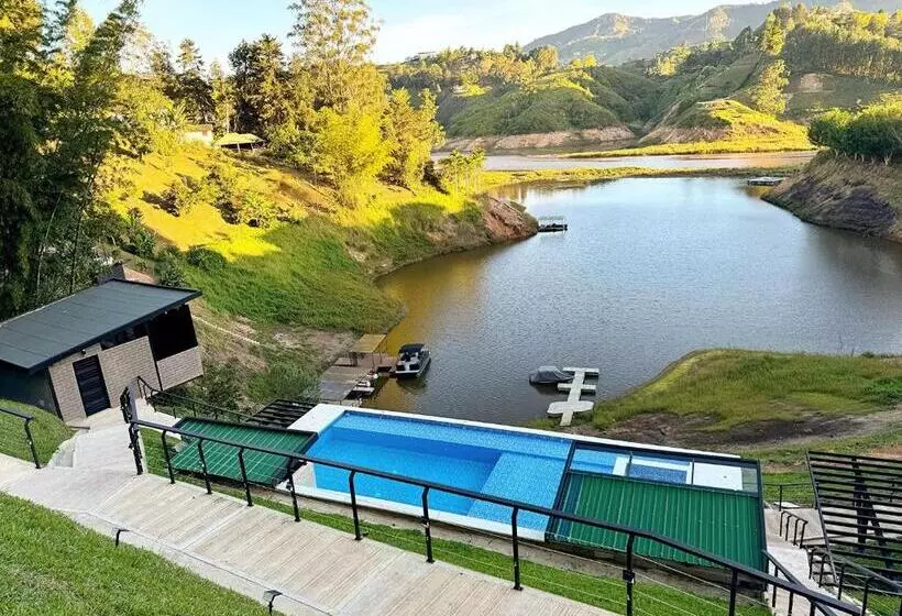 Hotelli Rooca Guatape