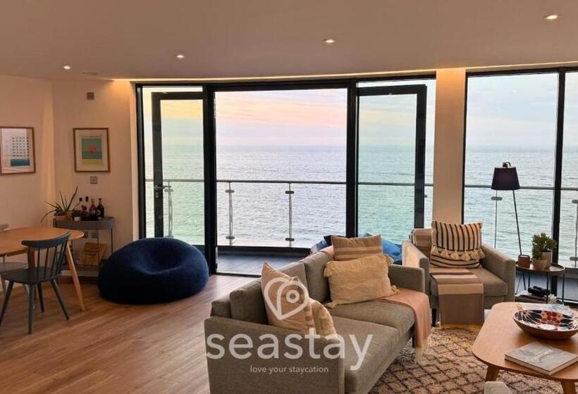 Hotel Sail Penthouse   Beach & Parking