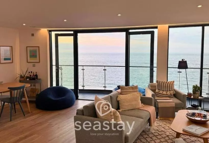 Hotelli Sail Penthouse   Beach & Parking