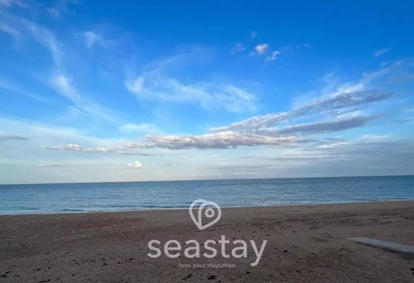 Hotelli Sail Penthouse   Beach & Parking