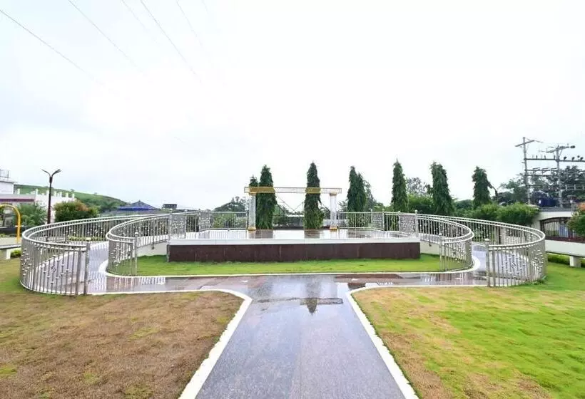 Hotelli Vedika Garden