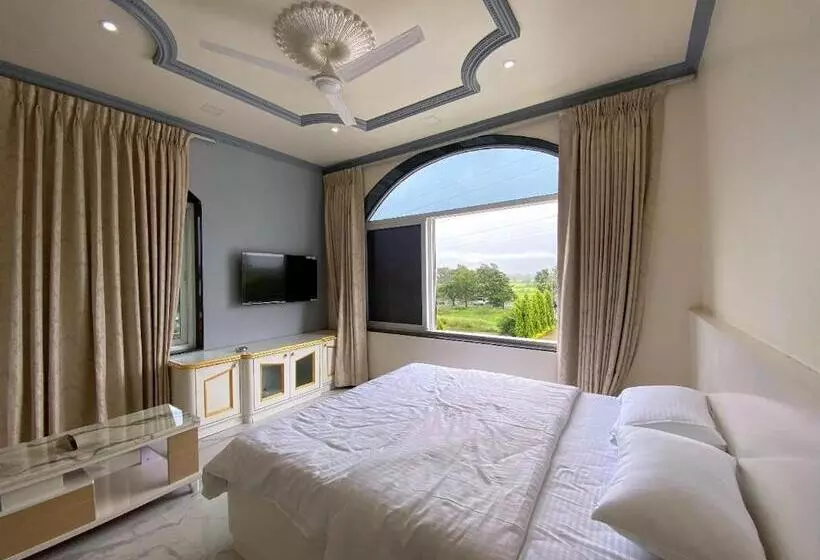 Hotelli Vedika Garden