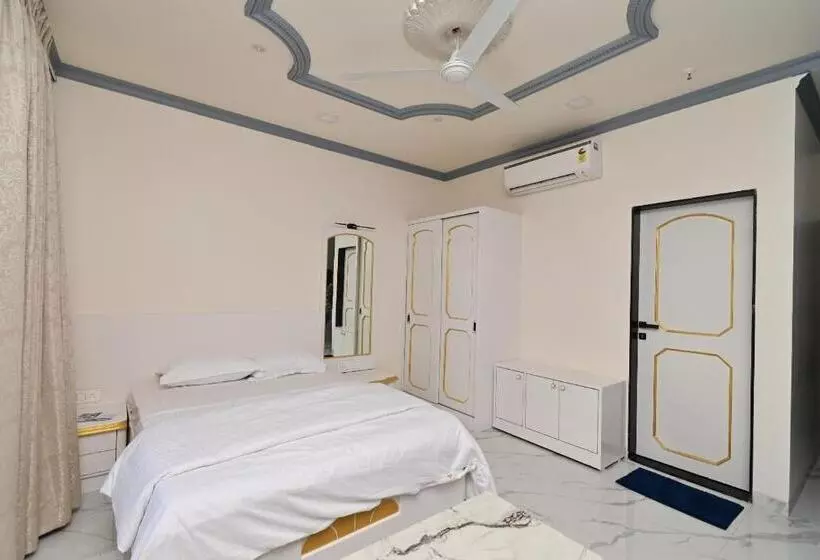 Hotelli Vedika Garden