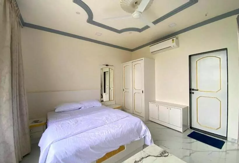 Hotelli Vedika Garden