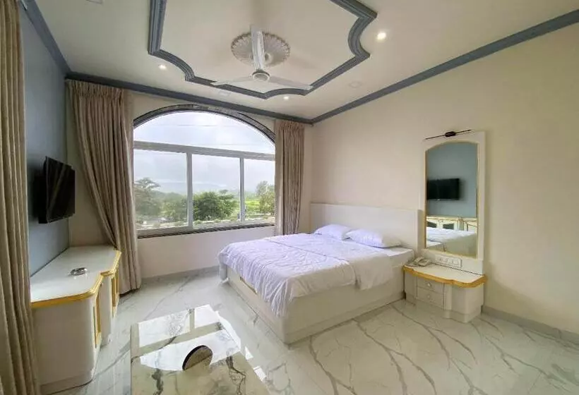 Hotelli Vedika Garden