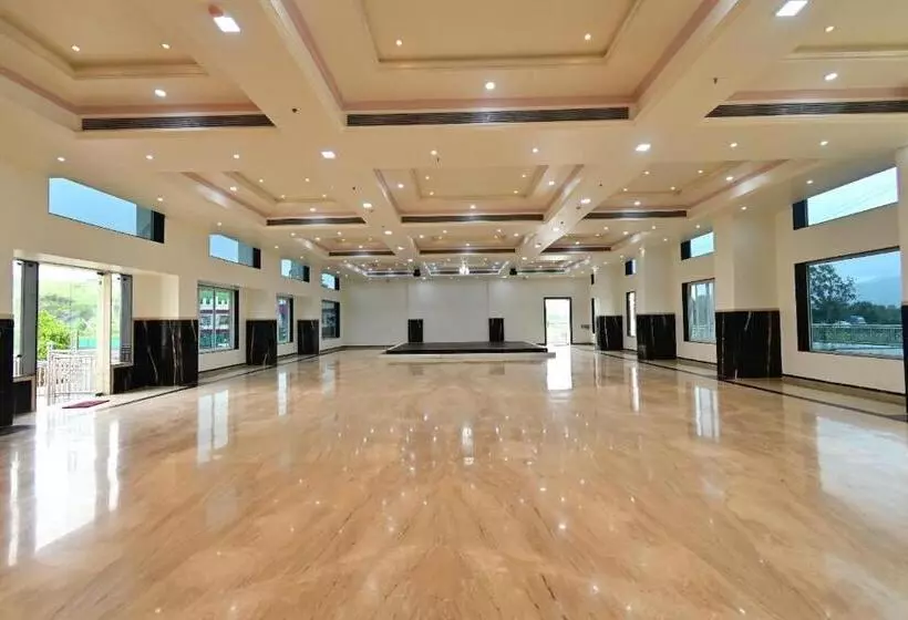 Hotelli Vedika Garden