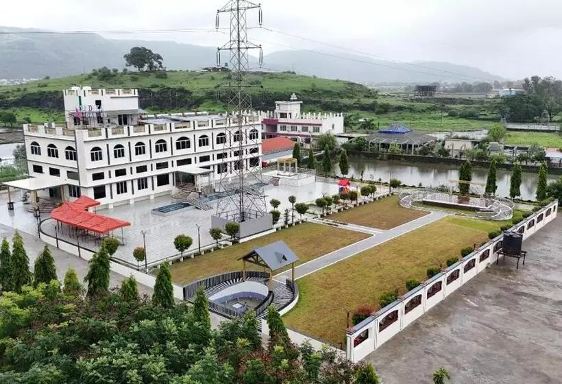 Hotelli Vedika Garden