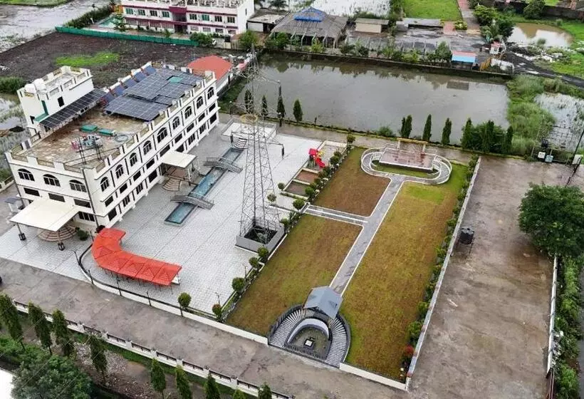 Hotelli Vedika Garden