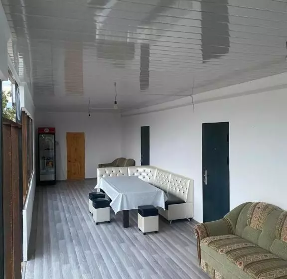 پانسیون Ak Ilbirs   Snow Leopard Guesthouse