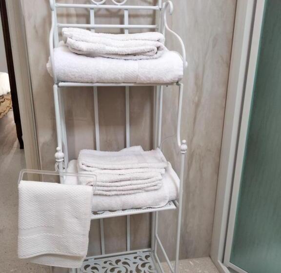 膳宿费 La Dormeuse