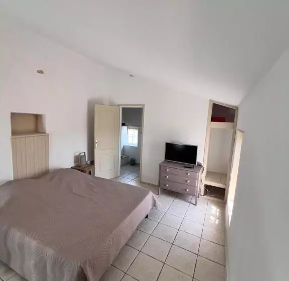 ペンション Chambre D Hôte Lavande Lit King Size Double Lits Jumeaux Salle De Bain Et Terrasse Privatives