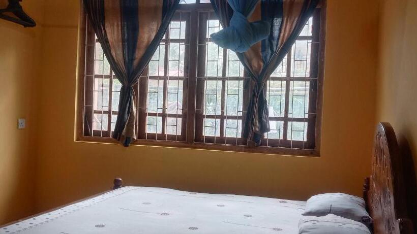 پانسیون Old Town Guest House