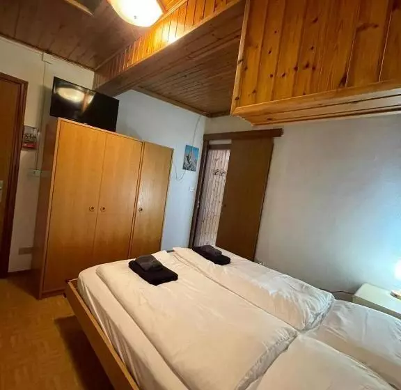 پانسیون Picchio Rosso   Stanza Privata Con Bagno In Val Di Fassa
