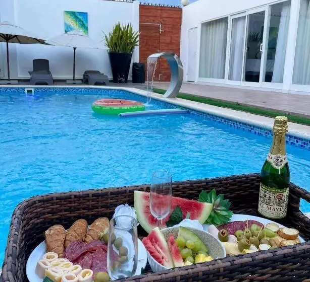تختخواب و صبحانه Villa Manuel