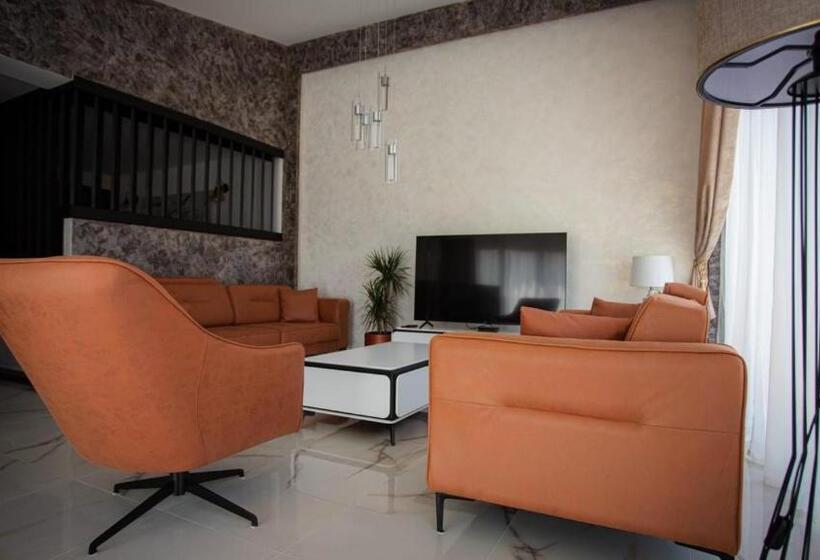 هتل Mountain Maison