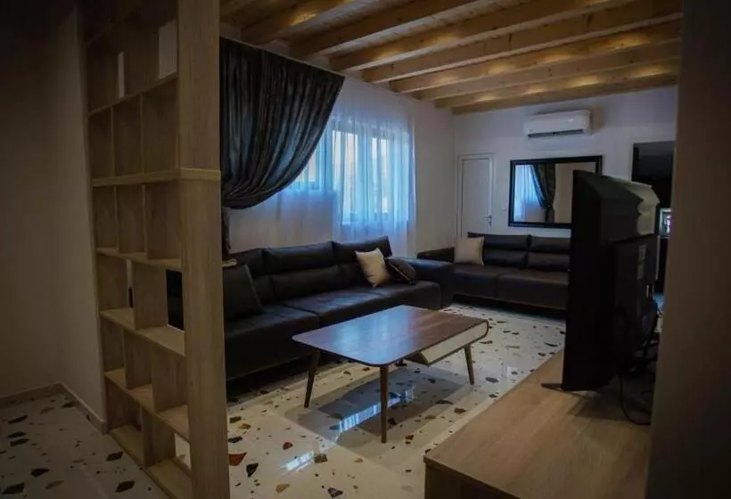 هتل Mountain Maison