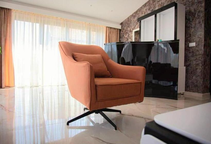 هتل Mountain Maison