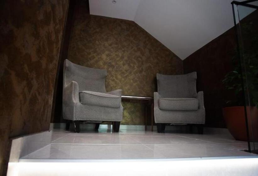 هتل Mountain Maison