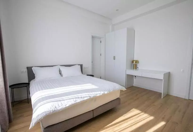 هتل Naubari Estate