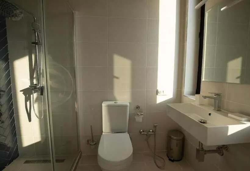 هتل Naubari Estate