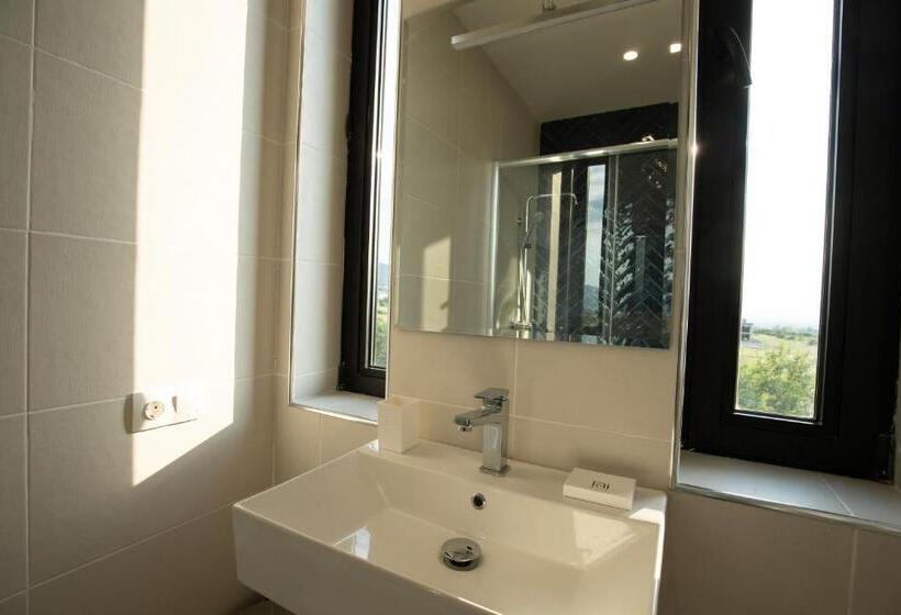 ホテル Naubari Estate