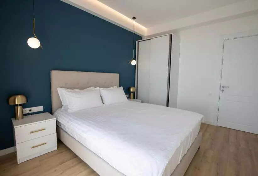 هتل Naubari Estate