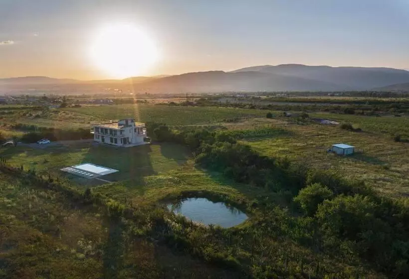 هتل Naubari Estate