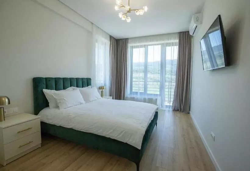 هتل Naubari Estate