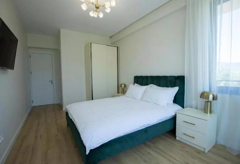 هتل Naubari Estate