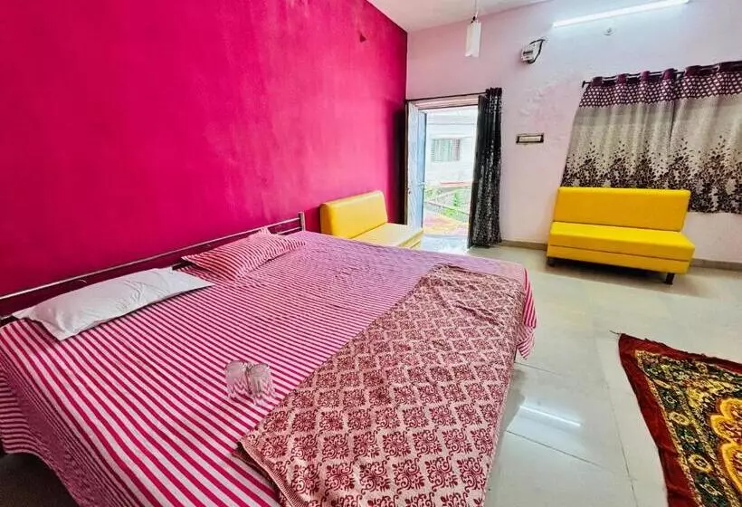 Hotelli Royal Villa Resort