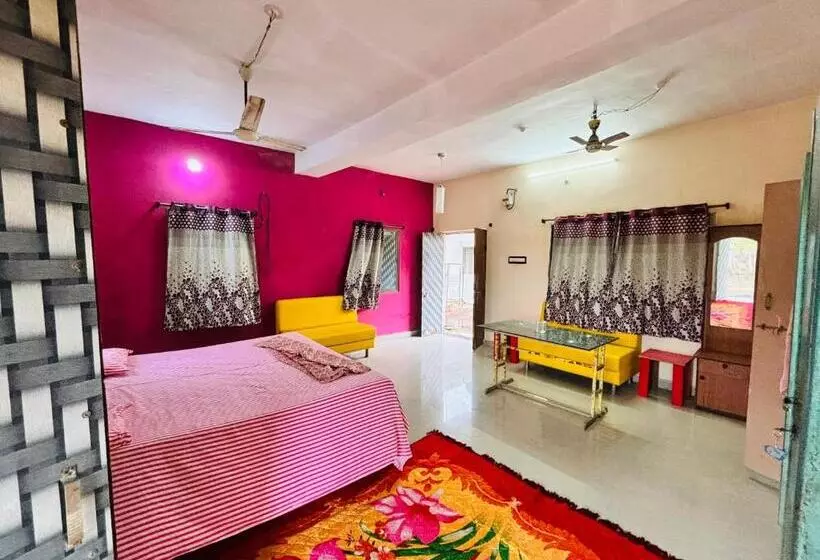 Hotelli Royal Villa Resort