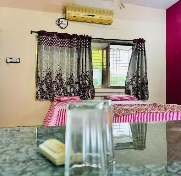 Hotelli Royal Villa Resort