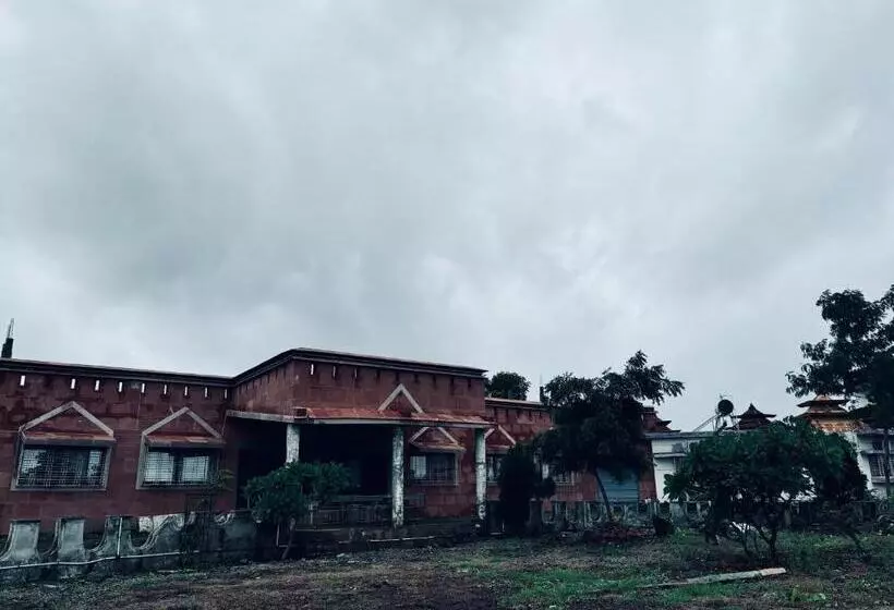 Hotelli Royal Villa Resort